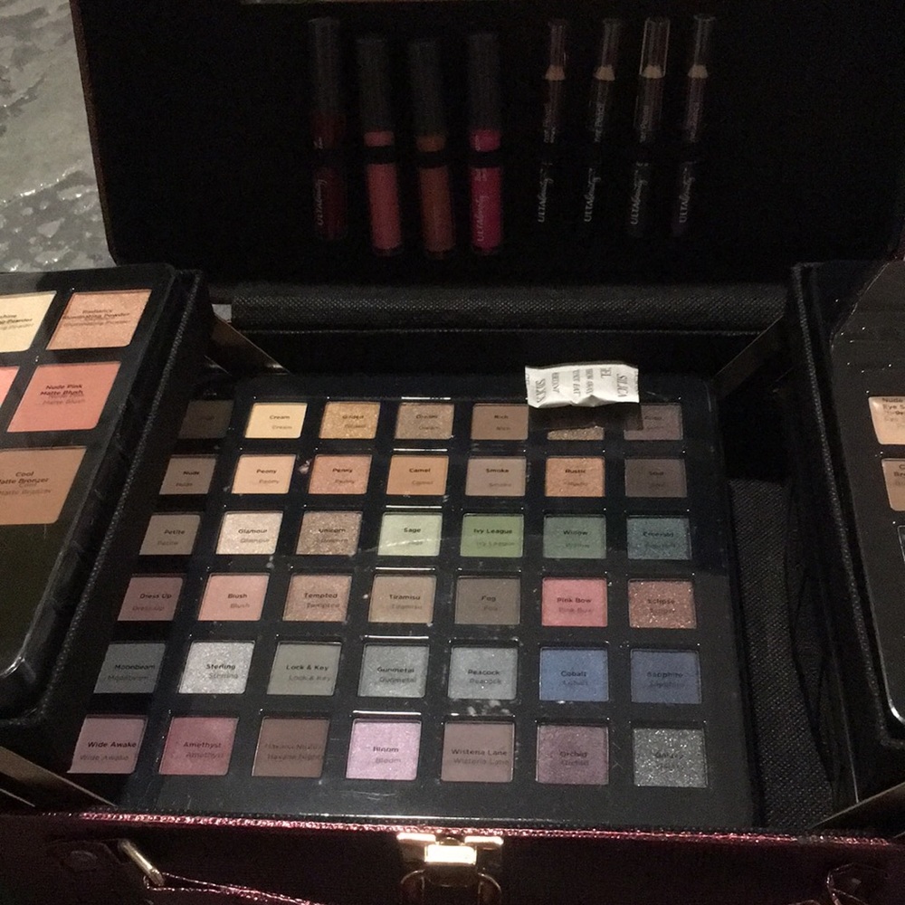 Makeup! - Picture 3 of 5